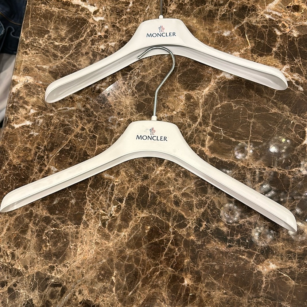 2 MONCLER KIDS HANGERS